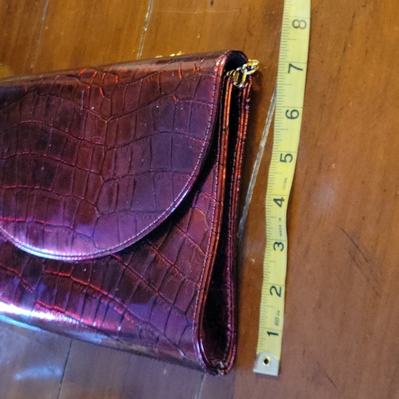 ๐ METALLIC RED HANDBAG - Picture 8 of 9